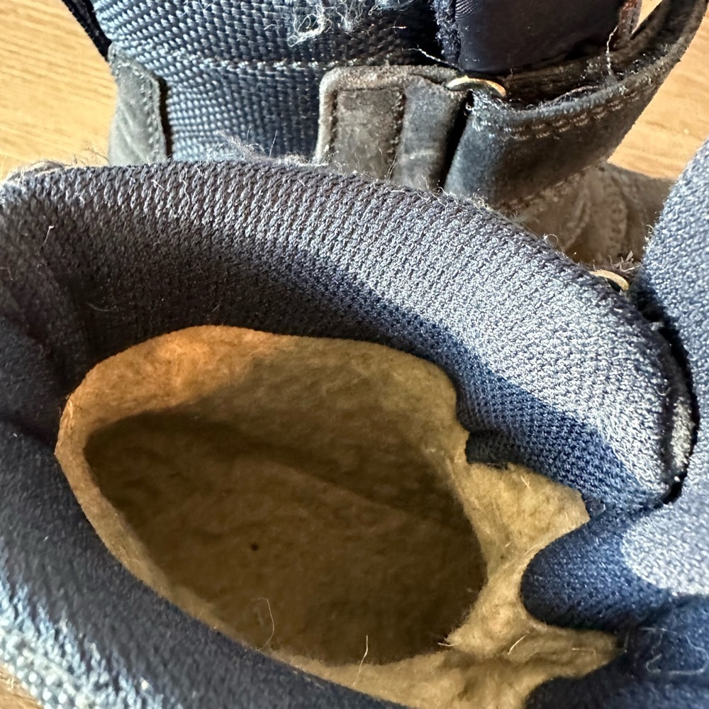 Great condition on like new Naturino real wool winter bootss , 27 - Picture 3 of 5